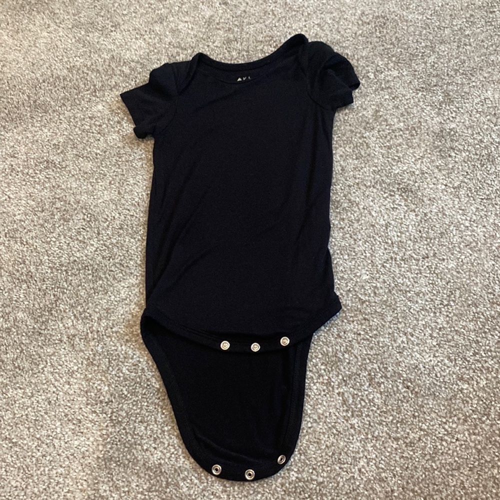 Kyte Onesie 12-18 months